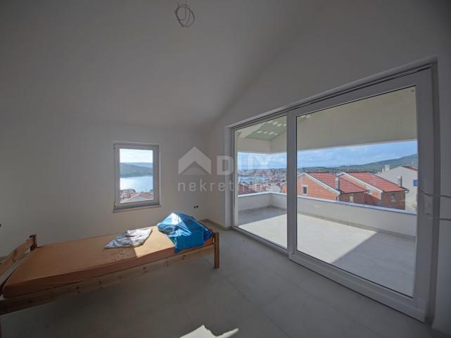 CRES ISLAND - Penthouse und Apartment mit einem Schlafzimmer mit Wohnzimmer und Panoramablick auf da