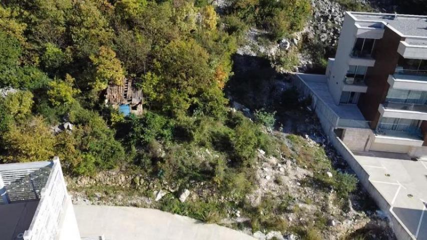 Plot in an excellent location with a view of the sea in Kotor is for sale