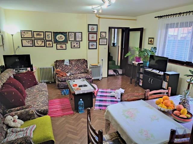 Novi Sad,  Telep, na prodaju četvorosobna spratna kuća, novija gradnja, čista dokumentacija. 
kuća s