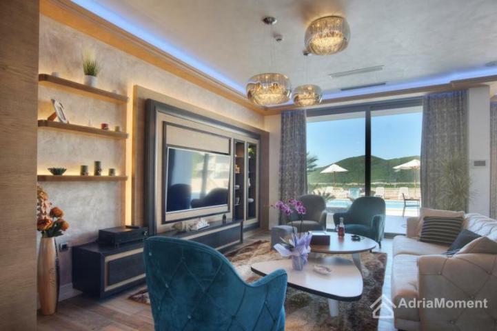 Luksuzna moderna vila u blizini plaže Jaz, Budva - 10% profit