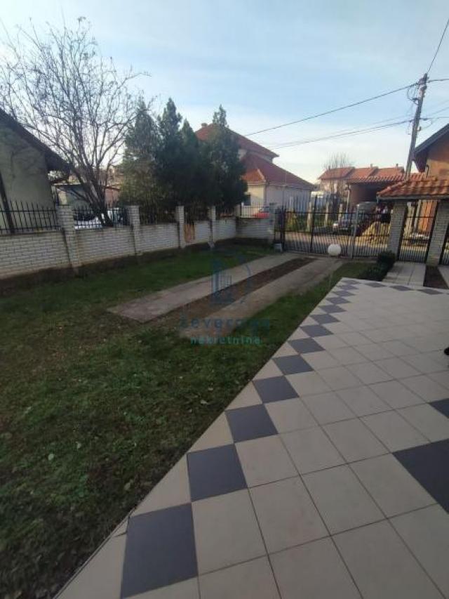 Kuća, Miljakovac III, 292 m2 + 5, 5 ari