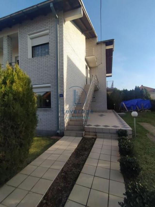 Kuća, Miljakovac III, 292 m2 + 5, 5 ari