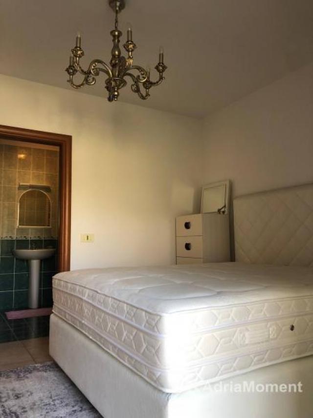 Stan sa 3 spavaće sobe u Bečićima, 106 m2
