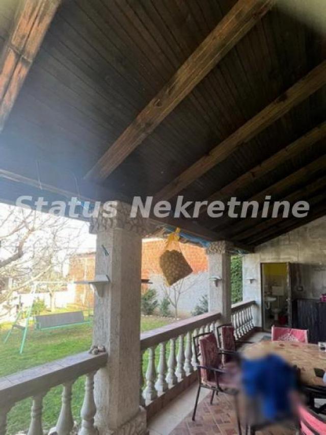 Sremska Kamenica-Prizemna Porodična Kuća 138 m2 na Čardaku-065/385 8880