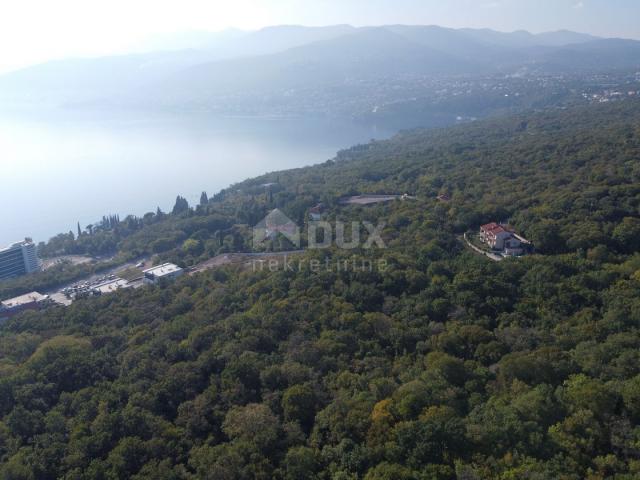 COSTABELLA, BIVIO- građevinsko zemljište 3530m2 s pogledom na more za obiteljsku kuću / villu / stam
