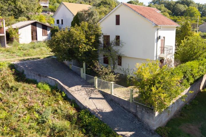 Kuća u Herceg Novom, naselje Đenovići