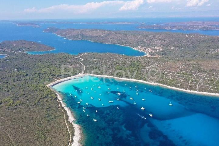 Dugi otok, Soline, prodaja zemljište 5000m2, 90m od mora