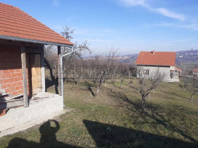 Kuća u  Kragujevcu, Košutnjak - 86 m2, plac 10, 80 ari