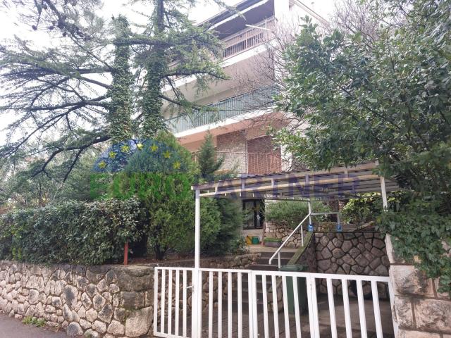 Detached Villa on 4 floors, 1st row to the sea, 400 m2, for sale