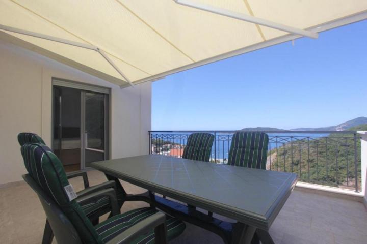 Luxury 2-bedroom apartment with a sea view in Budva for sale