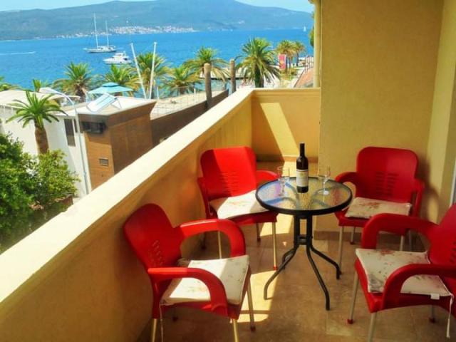 Modern 1-bedroom apartment with a sea view in Tivat for rent