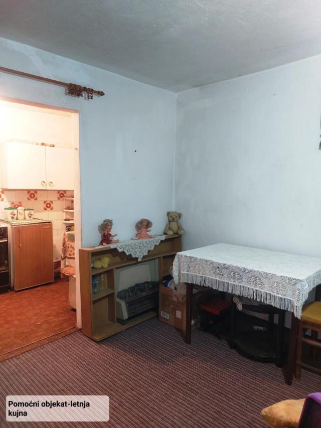 Trosoban stan u kući sa lokalom, Trošarina ID#3111