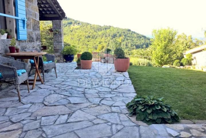 Središnja Istra, prekrasna kamena kuća u prirodi 