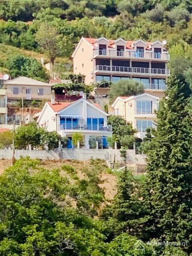 Moderna kuća sa panoramskim pogledom u Baošićima