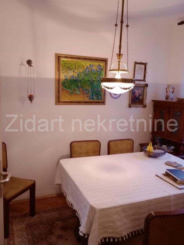 Trosoban stan u ulici Mladena Mitrića, Čukarička padina