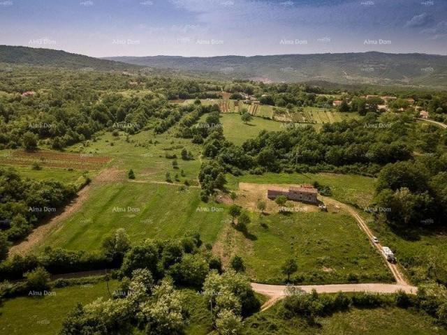 Građevinsko zemljište Istarsko imanje sa pogledom na Učku u Kršanu