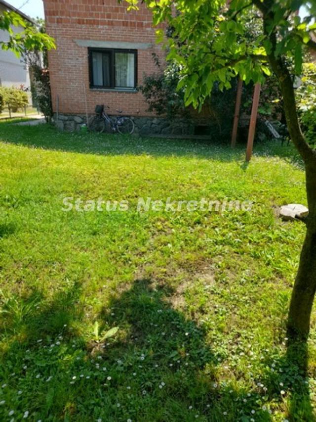 Futog-Uknjižena Porodična kuća 160 m2 na Placu 530 m2 u blizini Dunava-065/385 8880