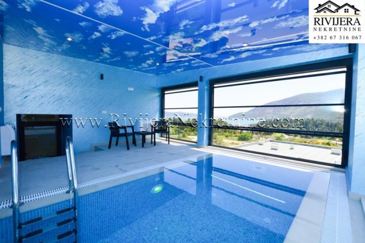 Luxury apartment with pool in Igalo Boka bay