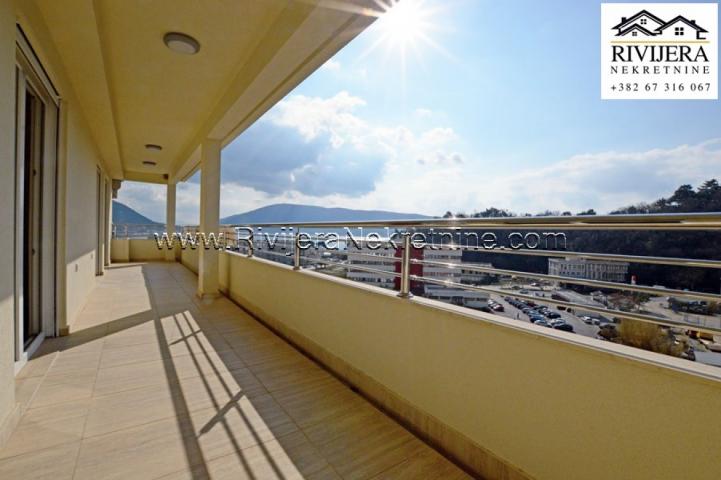 Trosoban komforan stan sa pogledom na more Meljine