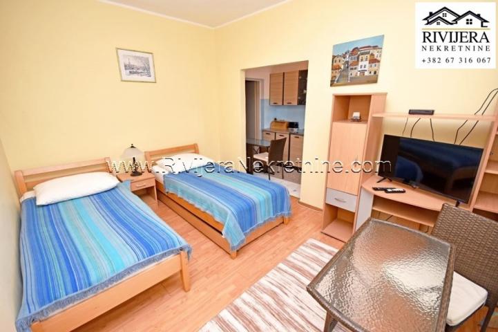 One bedroom apartment with garage Herceg Novi