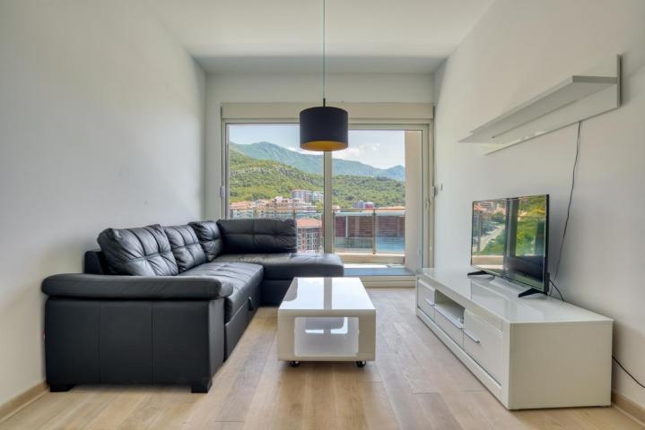 Luxury 1-bedroom apartment with a sea view in Budva for rent