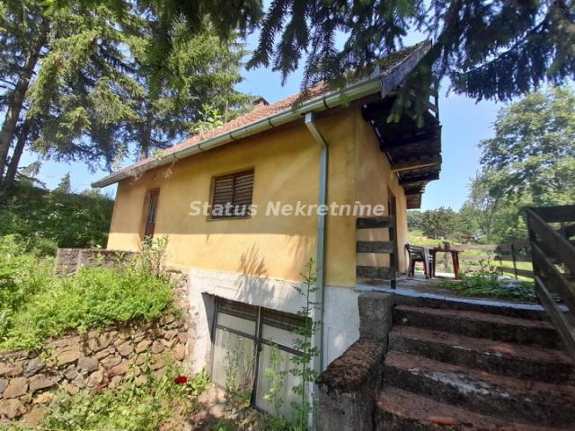 Vrdnik-Veliki Plac 13568 m2 u blizini *Fruške Terme* pogodan za Rezistencionalne Vile-065/385 8880