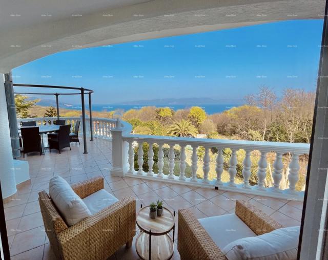 Kuća Predivna vila sa pogledom na more. 