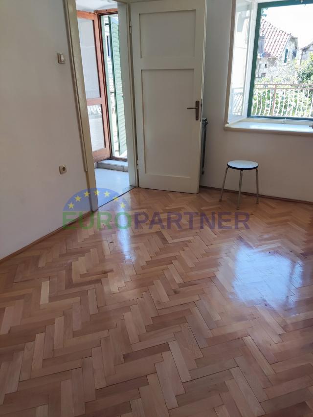 Wohnung in Split, 4 Zimmer mit Balkon 65 m2, zu verkaufen