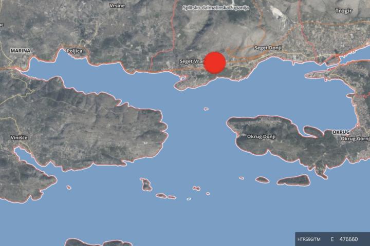 Split okolica- Trogir- Seget, građevinsko zemljište 3. 359m2, 500m od mora