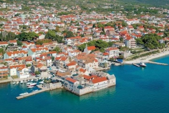 Split-okolica, Kaštela, građevinsko zemljište 1. 380m2,  50m od mora