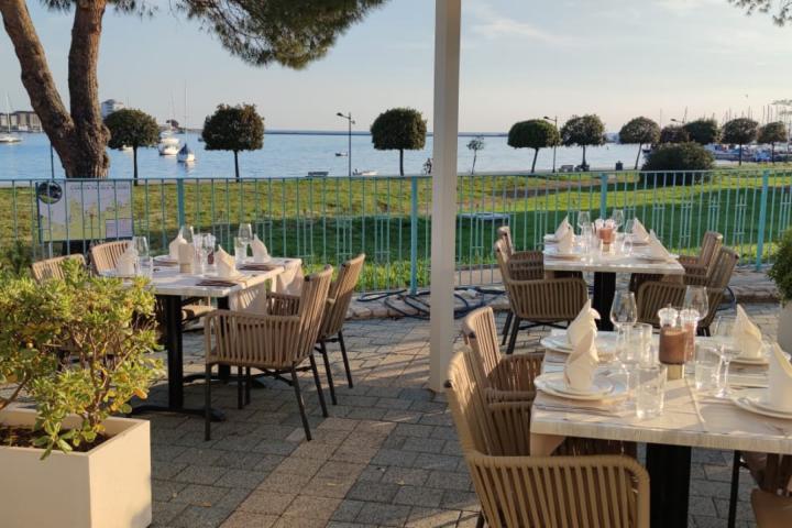Istra, Umag, restoran na prodaju, tik uz more