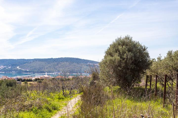 Trogir, Krban, građevinsko zemljište s pogledom na more