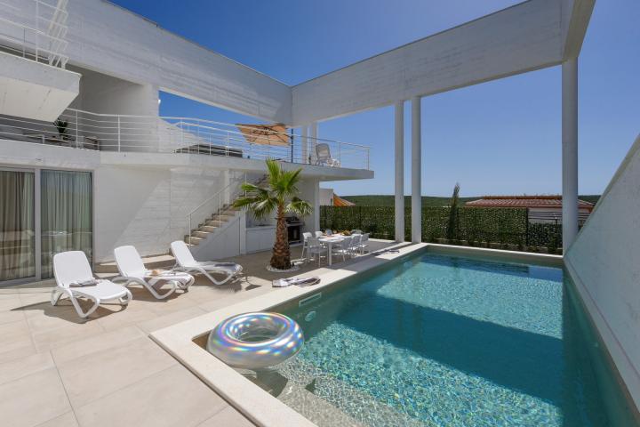 Zadar, Debeljak, luksuzno opremljena villa s bazenom i pogledom na more