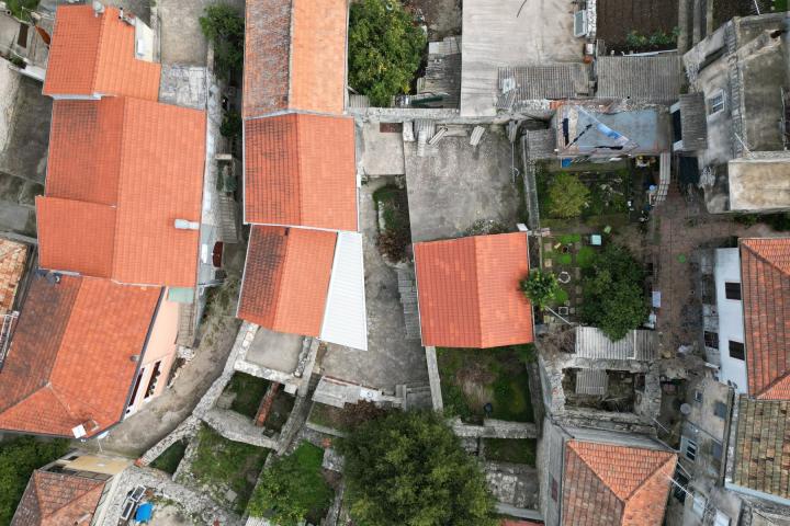 Blato, otok Korčula – kamena kuća 50 m2