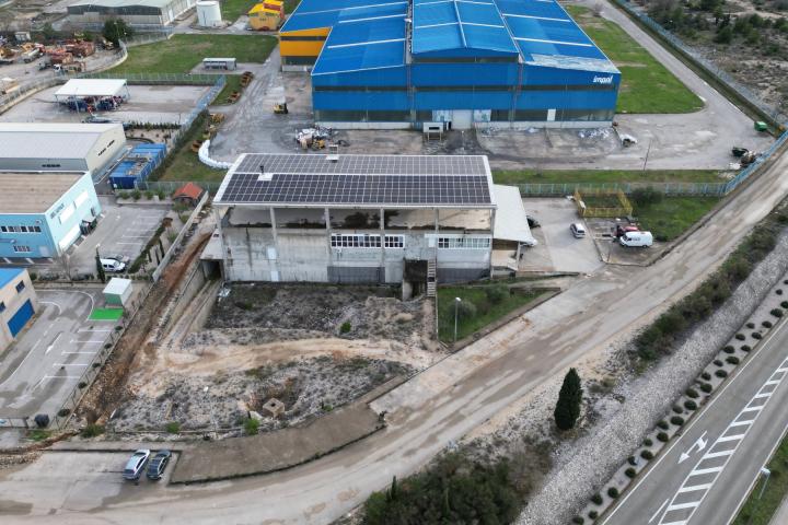 Šibenik, industrijsko-proizvodno-uredska hala NKP 2812 m2