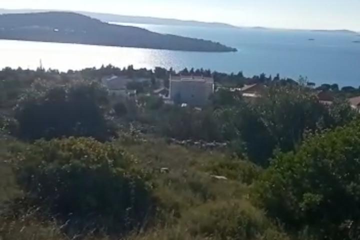 Split okolica- Trogir- Seget, građevinsko zemljište 10. 164m2 600m od mora