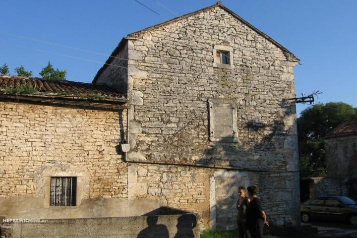 Istra, Šajini, kamena kuća sa šternom 166m2 za adaptaciju