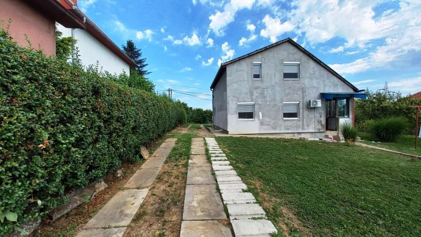  Kuća 62 m², 13 ari, Obrenovac, Mala Moštanica – 75 000 €