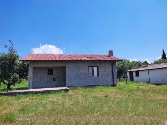 Kuća  65 m², 10 ari, Obrenovac, Barič – 41 000 € 