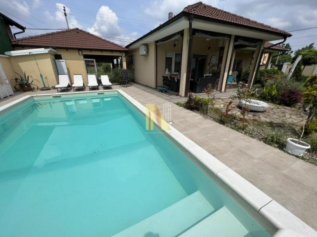 Kvalitetna kuća sa bazenom i saunom