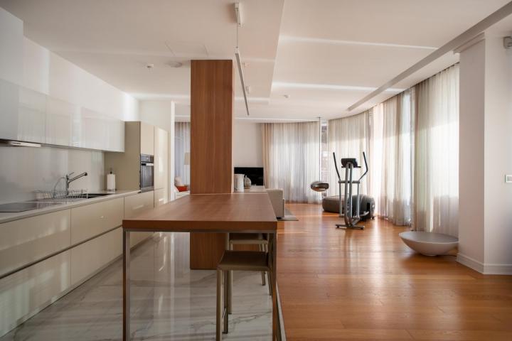 Gorgeous 2 bedroom Penthouse in Dukley Long term rent