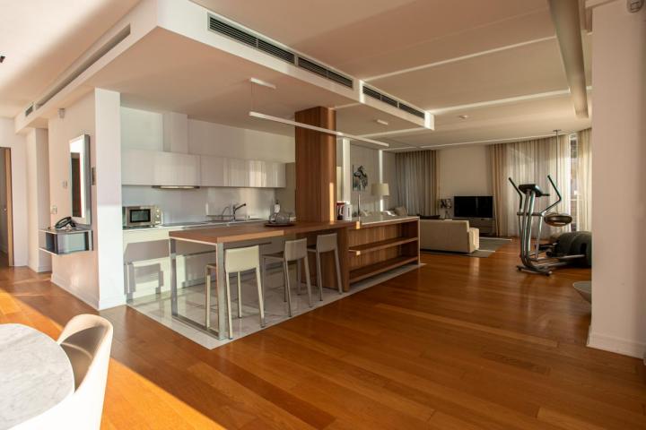 Gorgeous 2 bedroom Penthouse in Dukley Long term rent