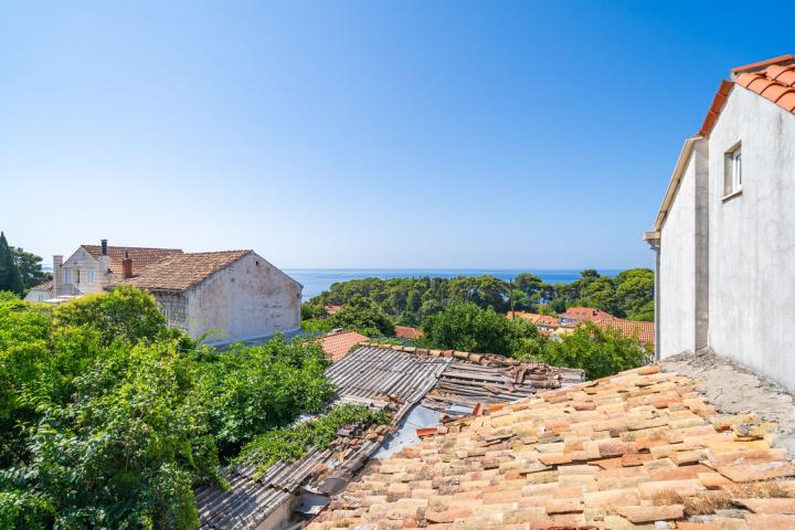 Dubrovnik, kamena kuća s 2 stana BRP 262 m2