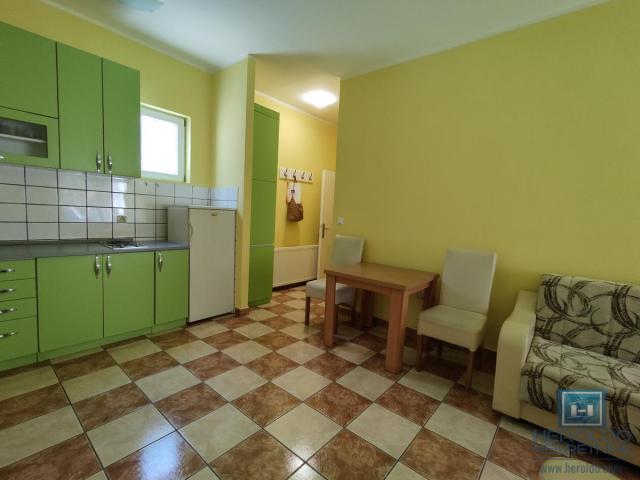 one bedroom apartment in the center on the ground floor