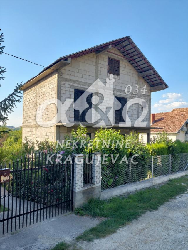 Kuća od 198m2 5, 21a u Maršiću