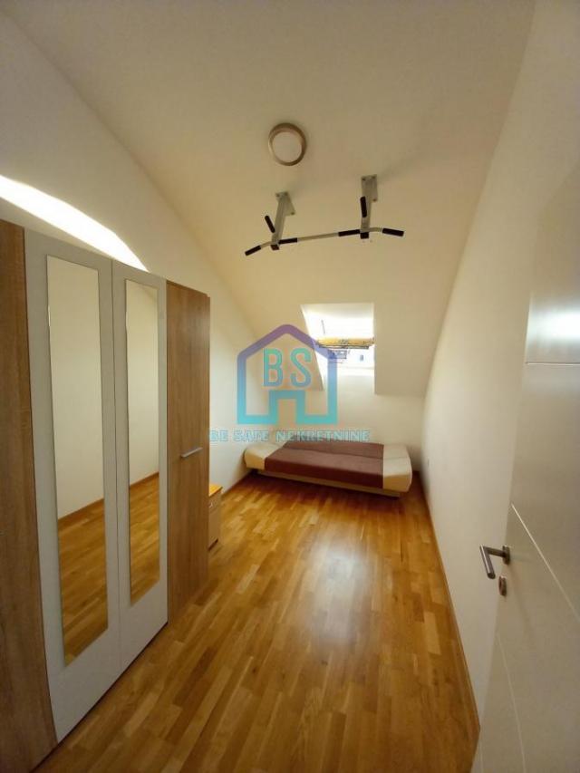 Odličan troiposoban stan sa gratis terasom od 20 m²