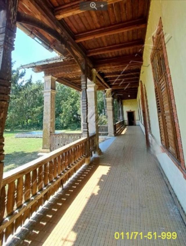 Dvorac Višnjevac, 800+550, imanje na 2. 2 hektara