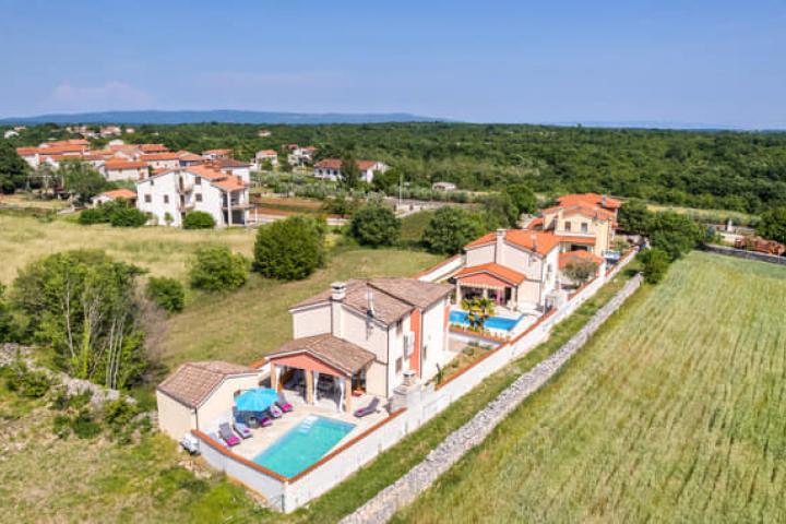 Istra, Marčana, kuća za odmor 160 m2 s grijanim bazenom