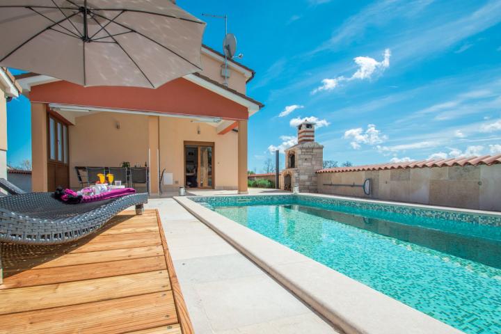 Istra, Marčana, kuća za odmor 160 m2 s grijanim bazenom