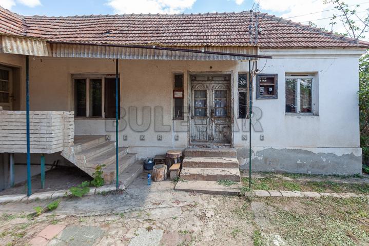 Kuća u Popovcu, 81 m2 na 23 ara placa